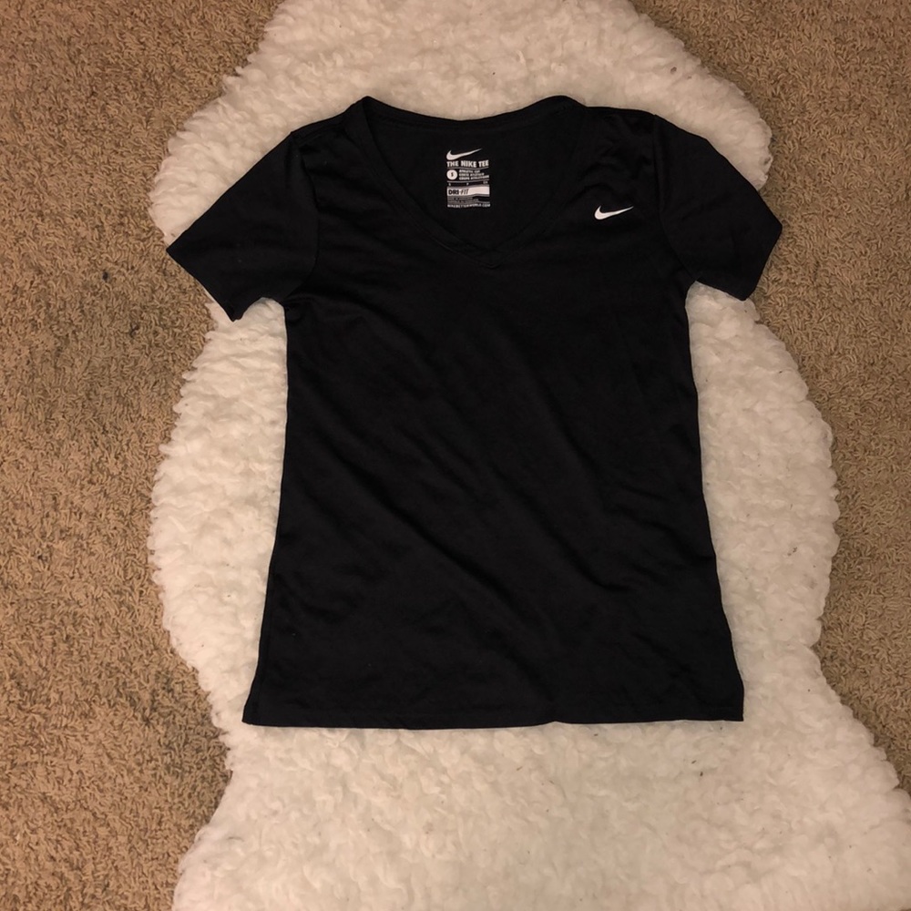 NIKE TEE DRI-FIT ATHLETIC SHORTSLEEVED SHIRT